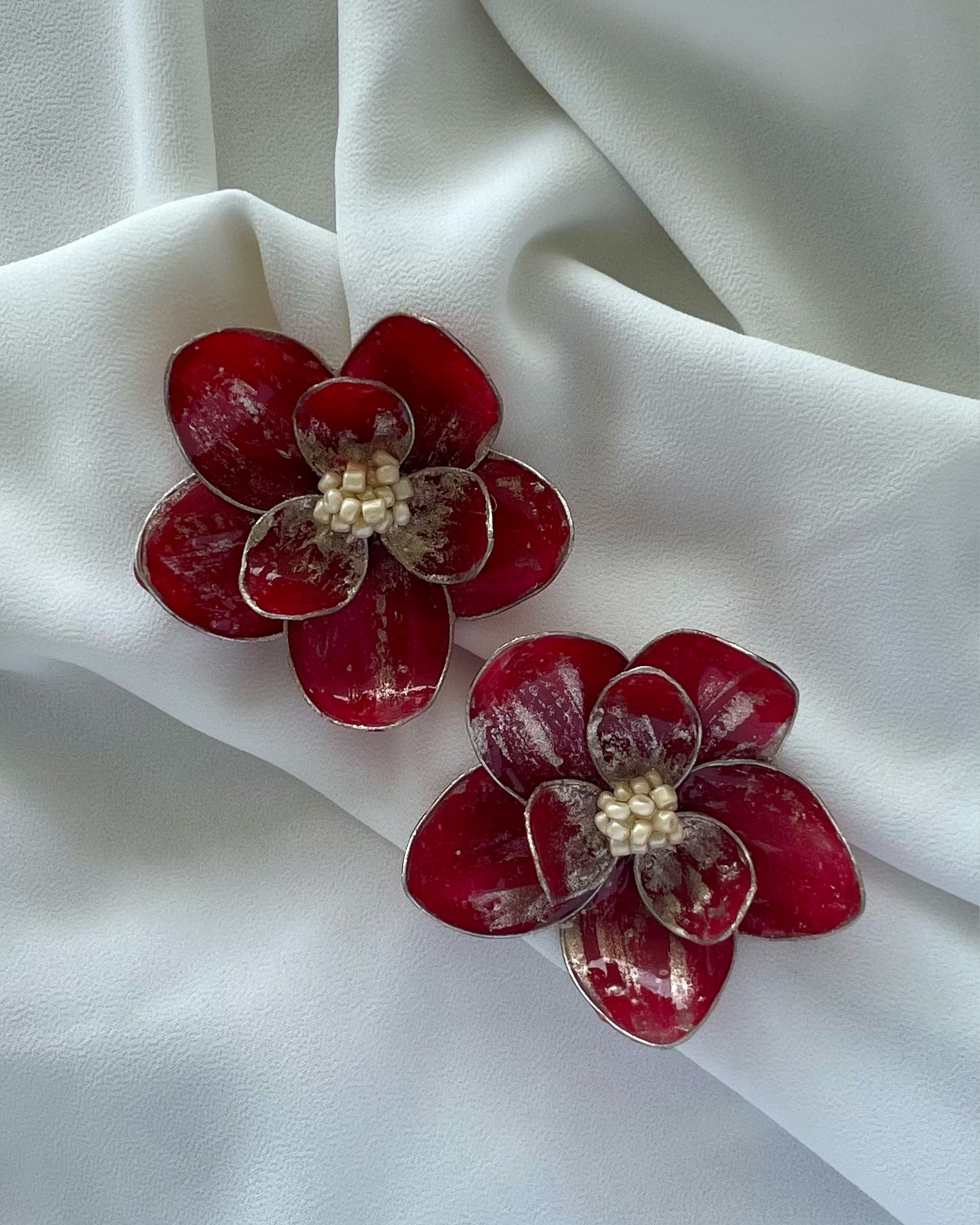 Maxi Flor Roja Patinada y Crema