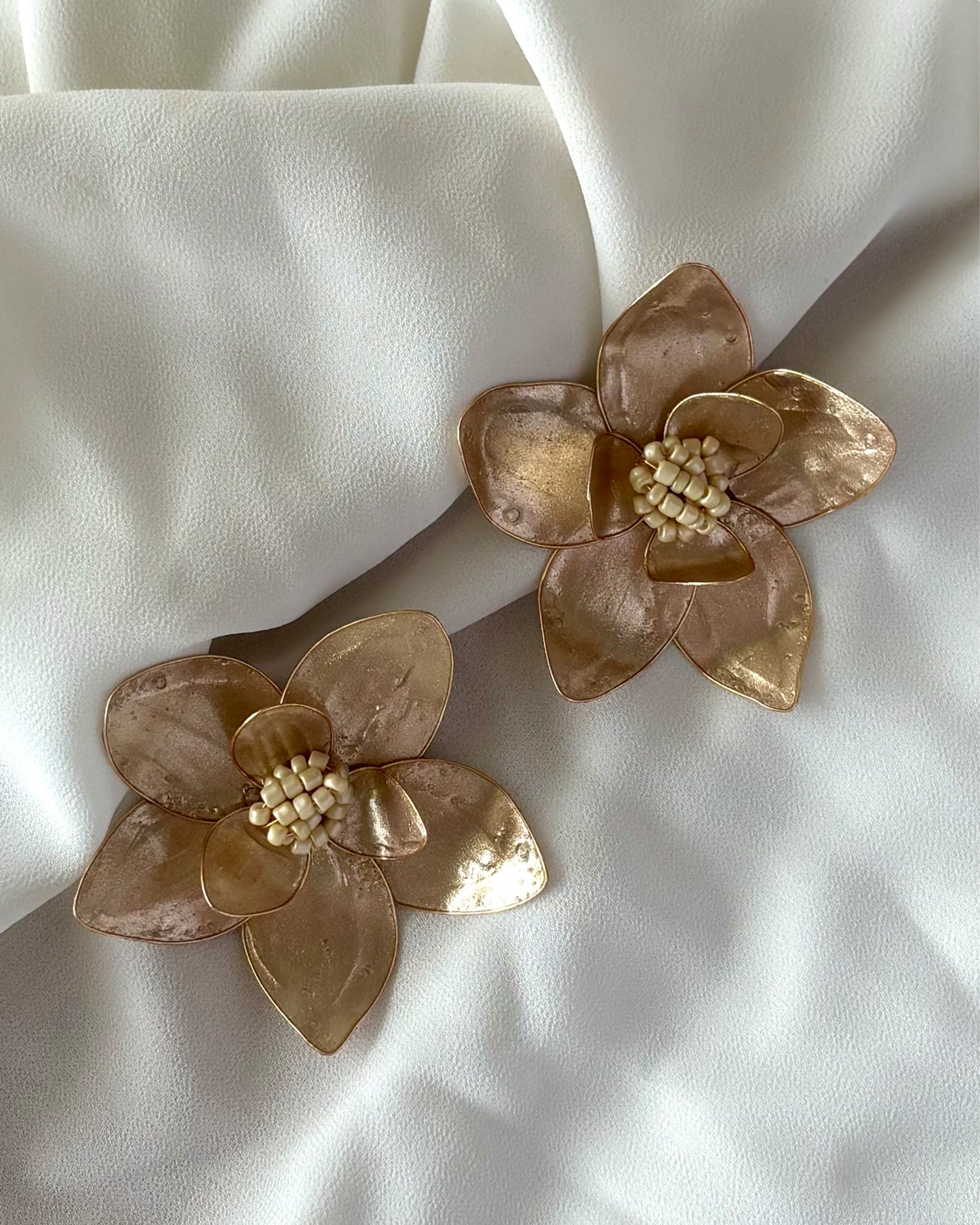 Maxi Flor Champagne y Crema