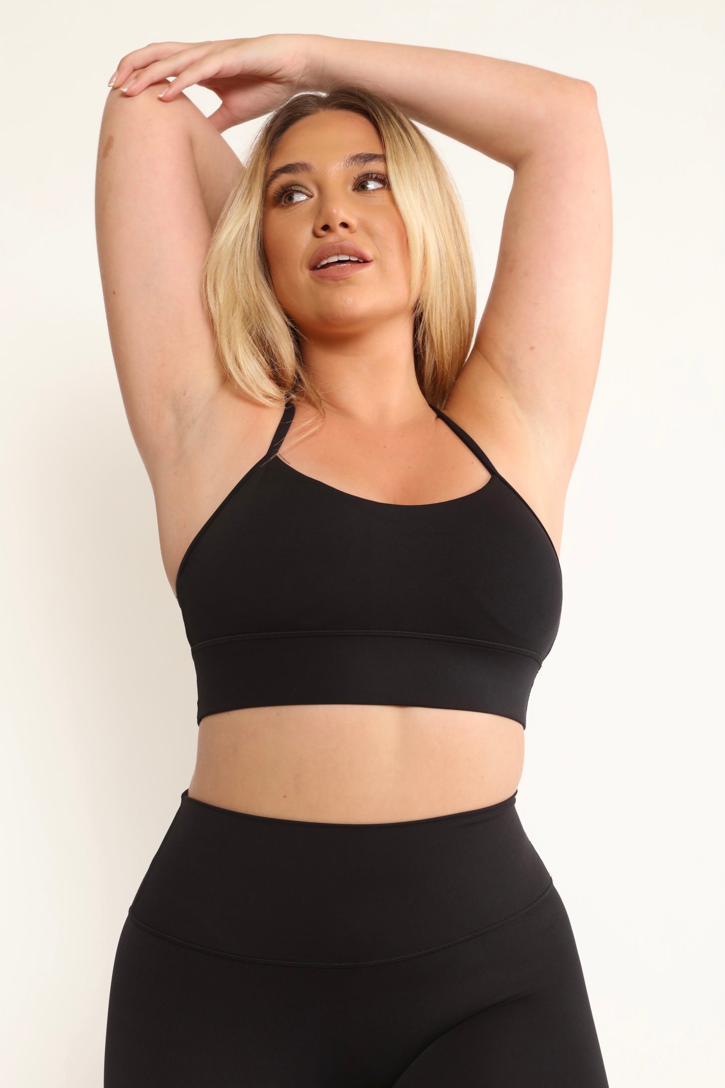 CAPRI Top Black