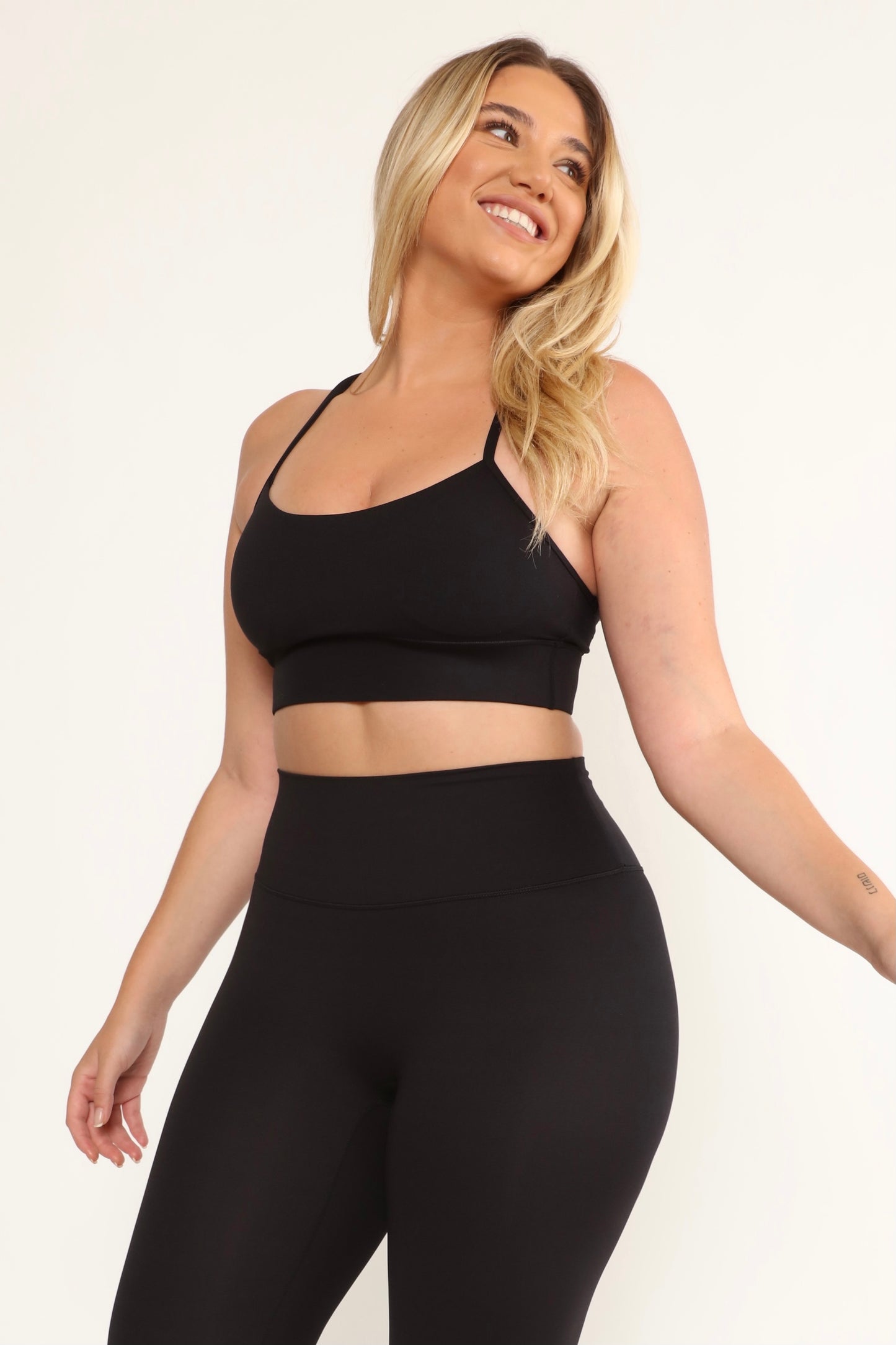 CAPRI Top Black