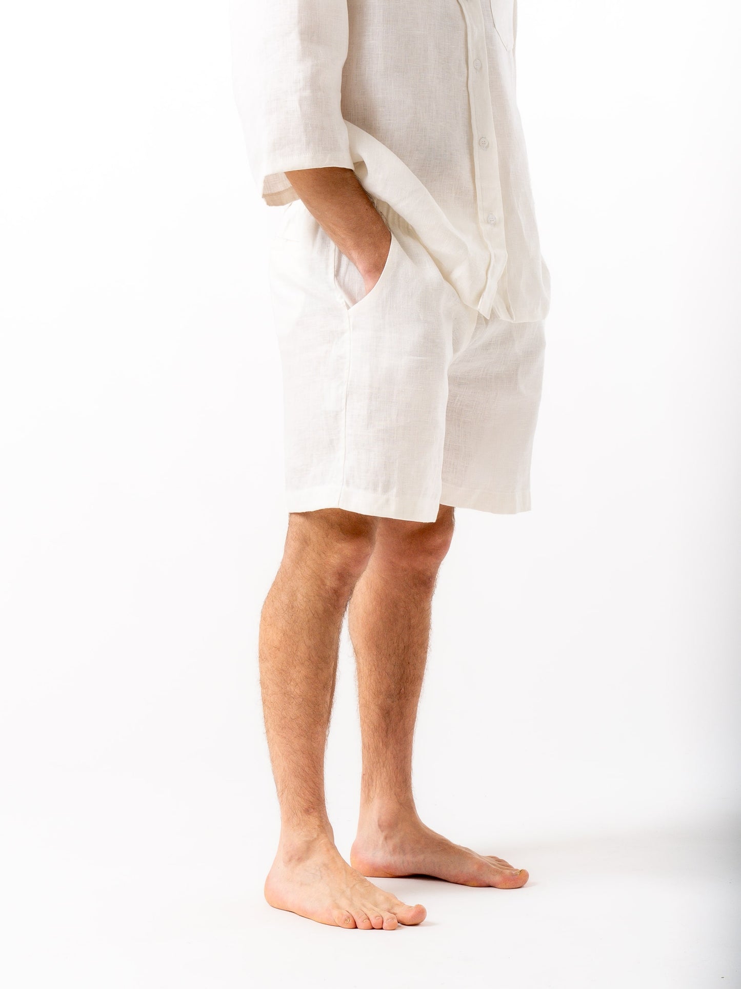 Man wearing high quality linen shorts in white
