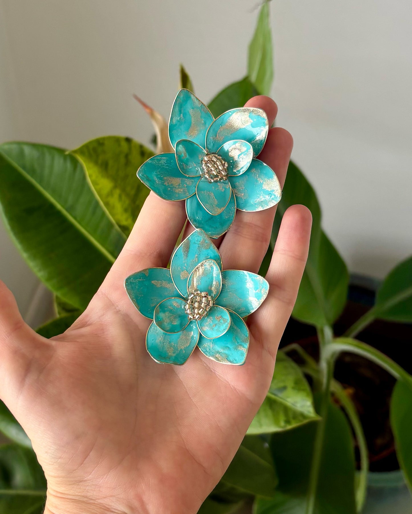 Maxi Flor Turquesa Patinado y Champagne