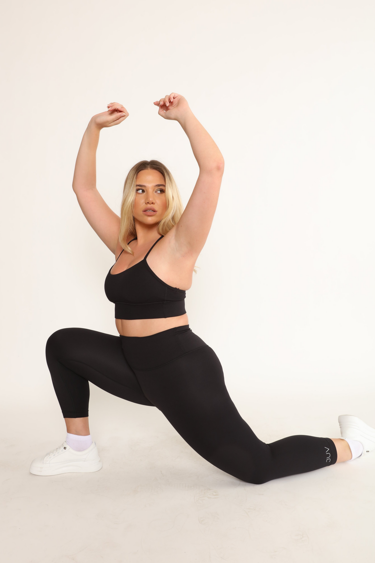 CAPRI Top Black