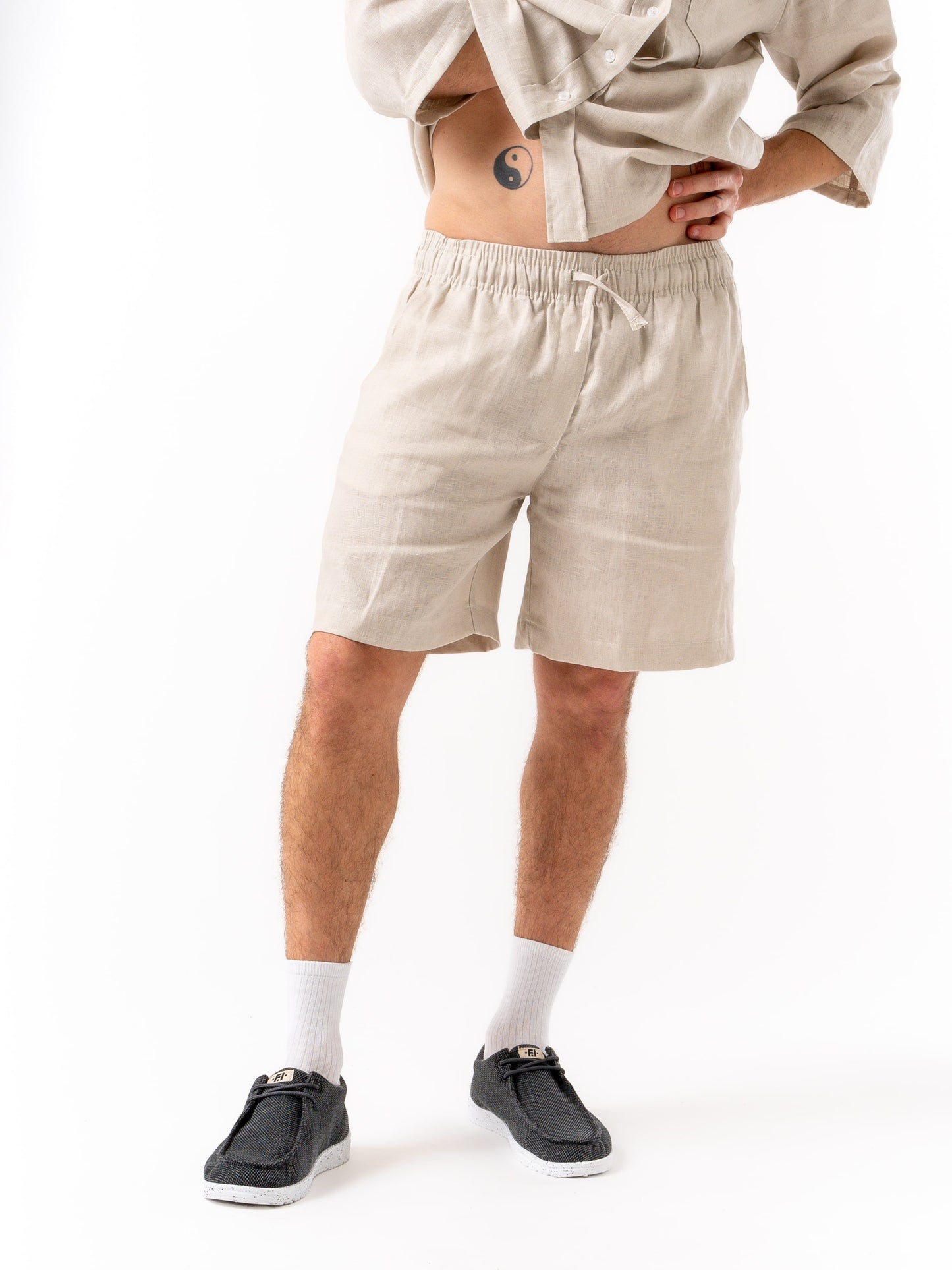 Man wearing high quality linen shorts and shirt