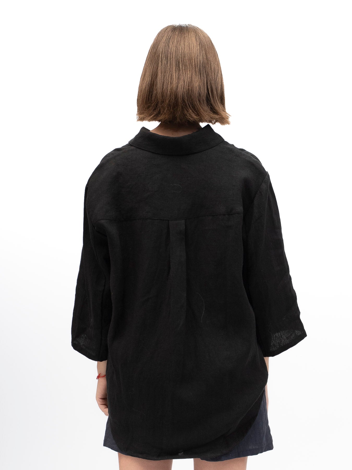 מכופתרת גאיה פשתן שחור