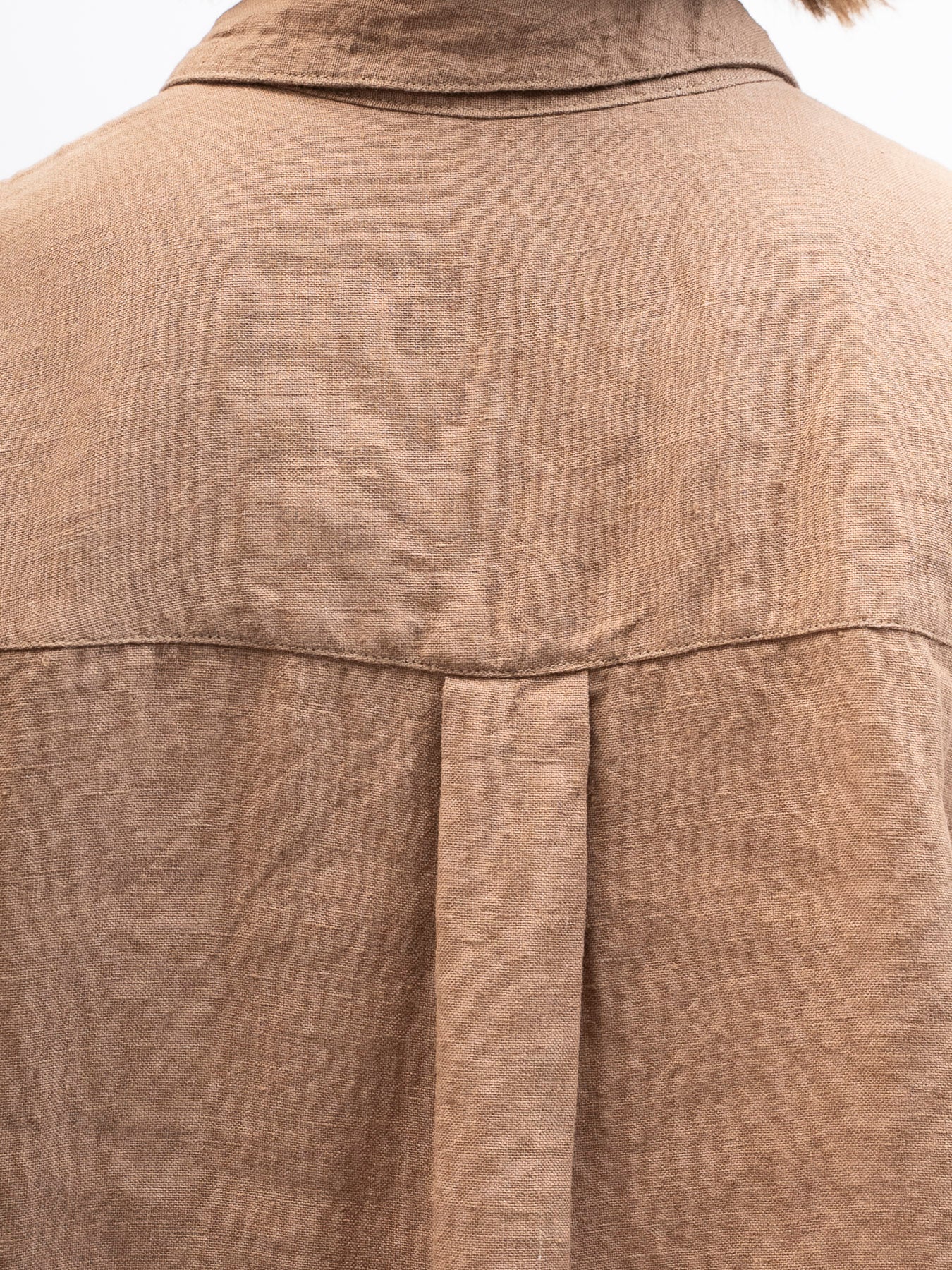 מכופתרת גאיה פשתן חום