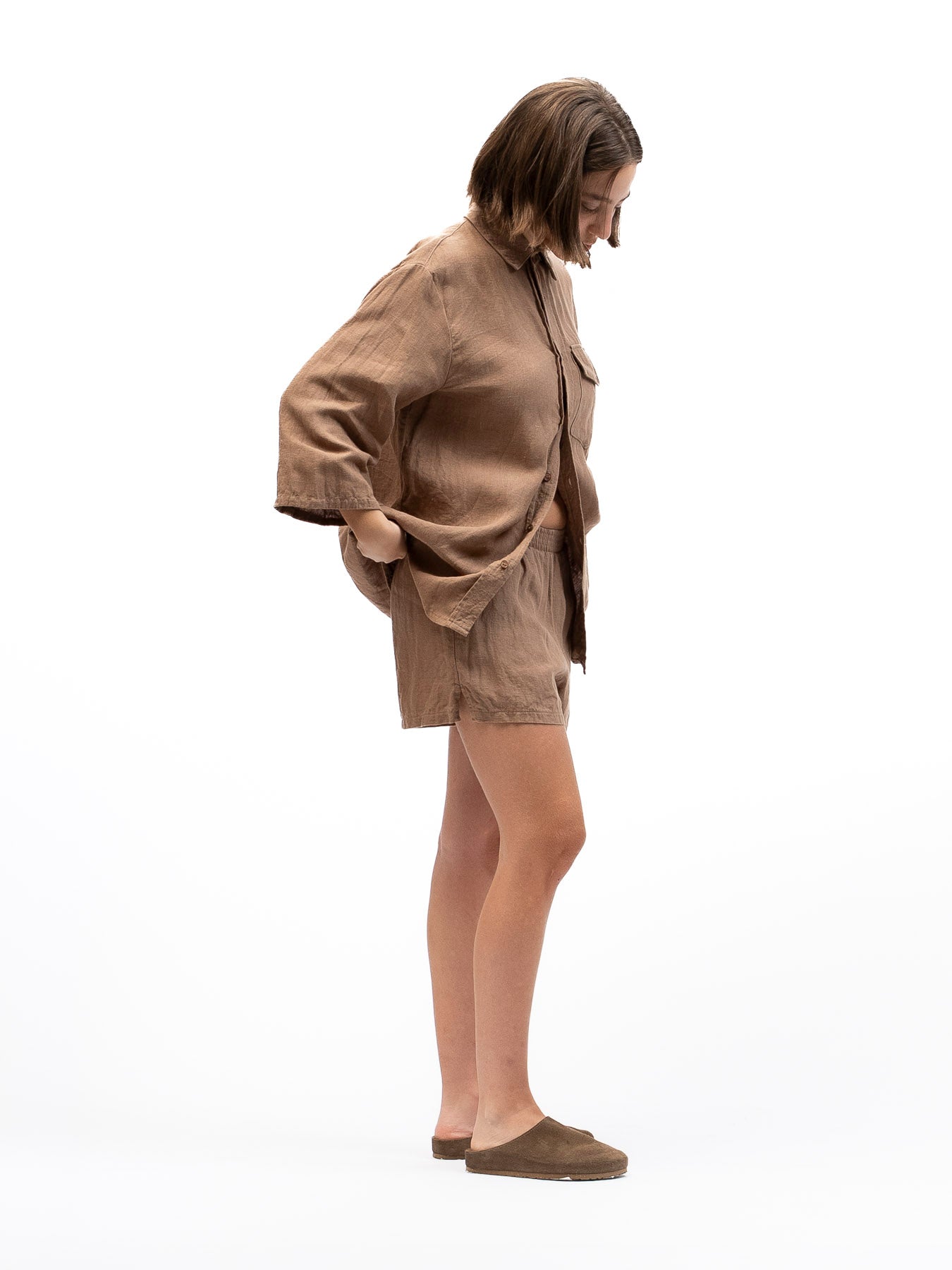 מכופתרת גאיה פשתן חום