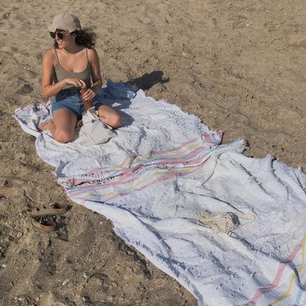 White Beach City Vibes Throw Blanket